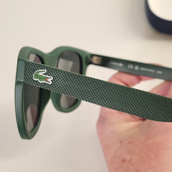 LACOSTE NWT Men's Matte Green Soft Square Classic Sunglasses - Picture 7 of 11